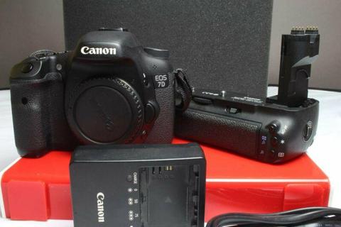 Canon 7D body and battery grip for sale 