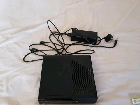 Xbox 360 500gb with kinect and 11 games  
