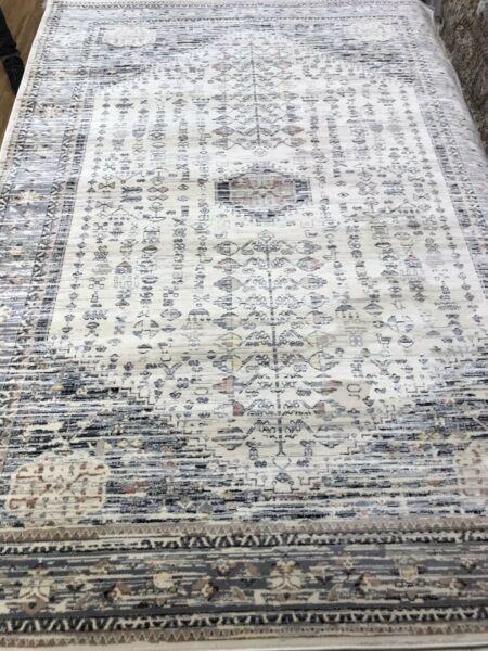 Persian carpets (AUCTION) 