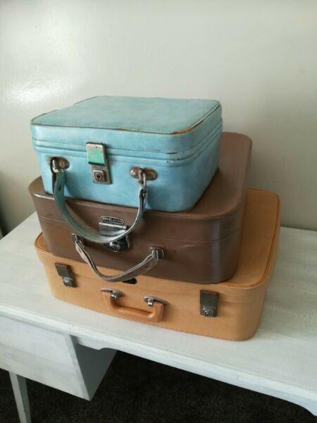 Set of three vintage cases 