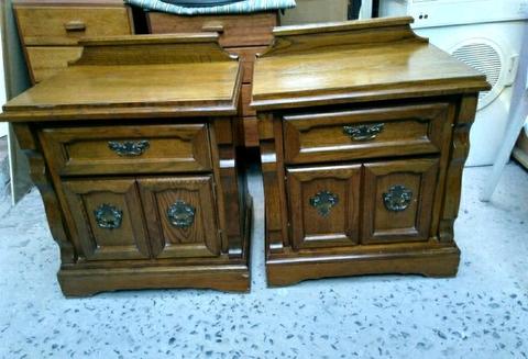 2 x oak bedside cabinets 