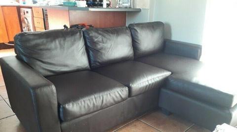 3 SEATER L SHAPE COUCH 