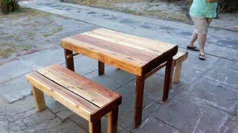 Table and 2 benches 