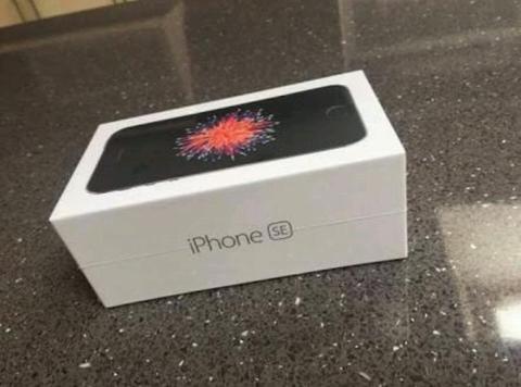 64GB IPHONE SE SPACE GRAY IN THE BOX -TRADE INS WELCOME ( 0768788354 ) 
