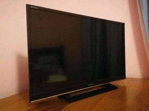 SONY Bravia . 32 inch LCD. TV 