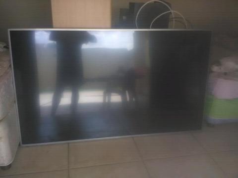 65 inch Hisense Smart Uhd 4K Led Tv - Bargain - Read Ad !!!! 