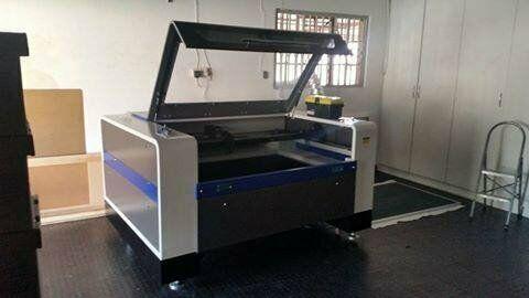 Laser Cutter and Engraver - Signage machine for cutting wood, mdf, perspex and more LC1390 130W 