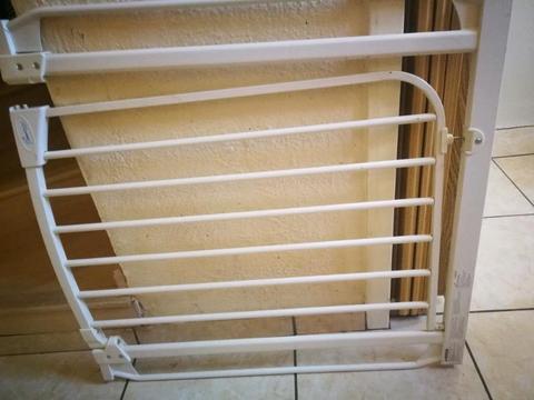 baby safety gate great condition 