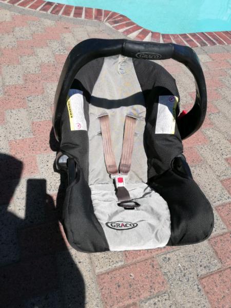 Graco infant car seat 