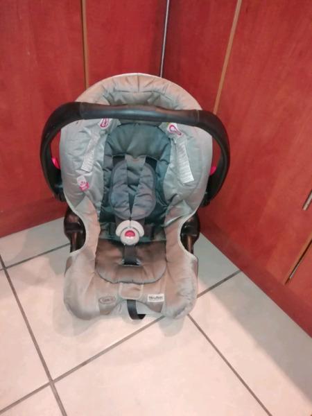 GRACO car seat only R199 