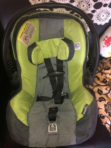 Car seat and feeding pillow 