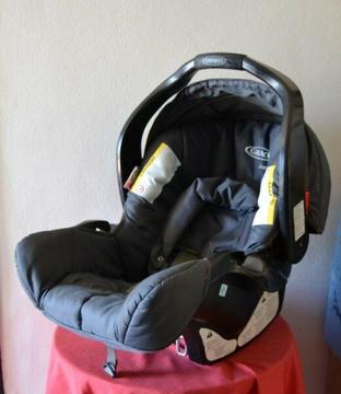 Graco Junior car seat/carrier 
