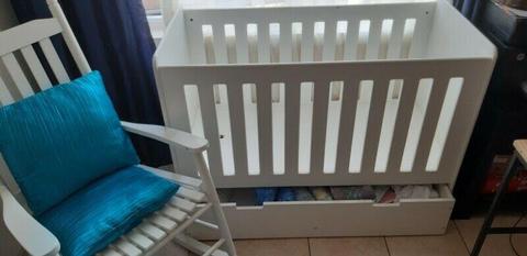 Baby cot and rocking chair 