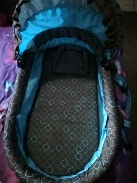 chelino carry cot hardly used R400 kuilsriver 