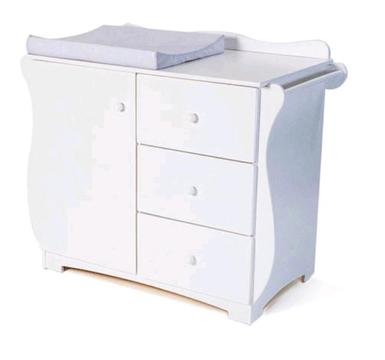 Sleigh Cot and Compactum 