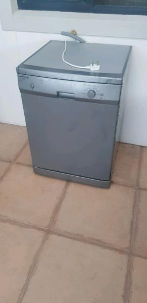 Kelvinator extreme clean dishwasher 