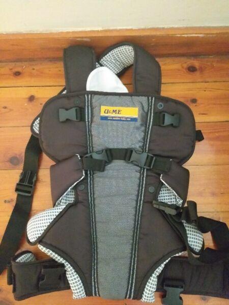 Baby carrier .. excellent condition 