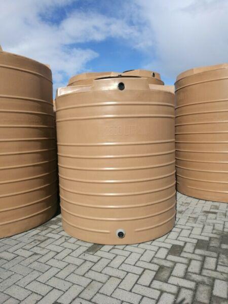 2500 Water Tanks … R2,600 (FREE DELIVERY!) 