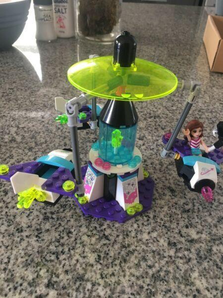 Lego friends amusement park  