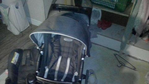 Graco pram with baby car seat(detachable) 