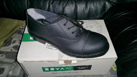 Bova safety shoes  