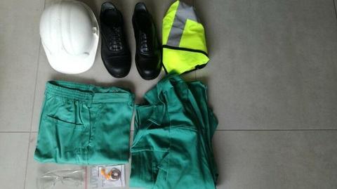 New PPE Flame retardant suit (38/34) and safety shoes (UK8) 