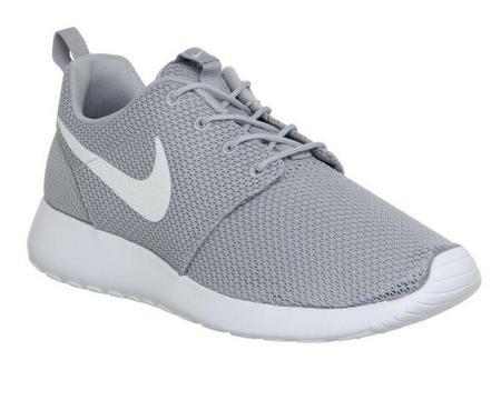 NIKE Men Roshe Sneakers (Light Grey) . Size 9. * Priced to sell quickly 