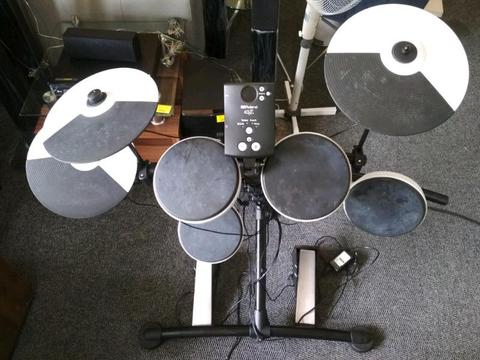 Roland V Drum Set TD-1k Comes with 2 Drum sticks in a very good working order  