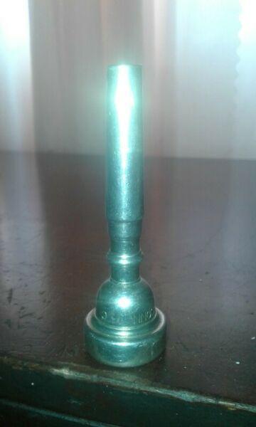 Trumpet mouthpiece conn 11/2 c r500 