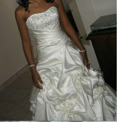 Wedding dress for sale 