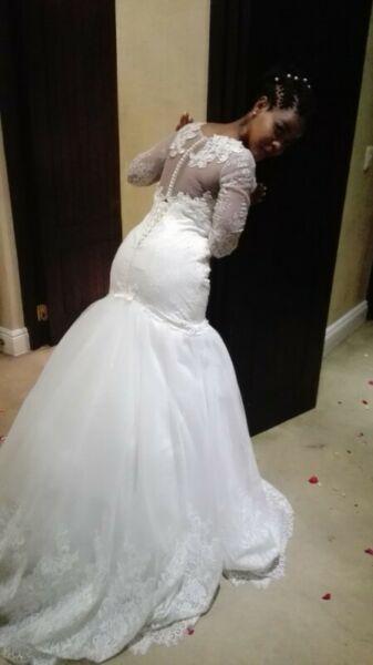 Beautiful wedding dress 