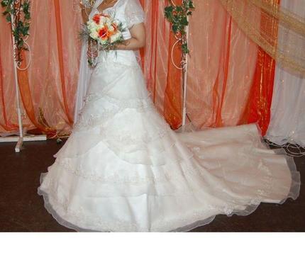 Second hand wedding gown for sale 