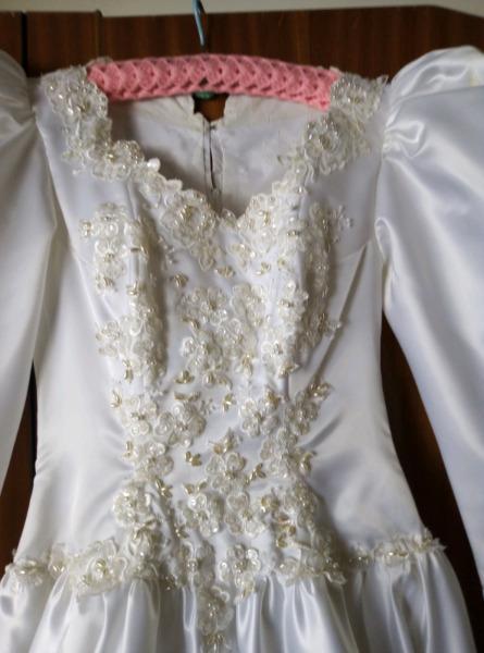 White wedding dress 