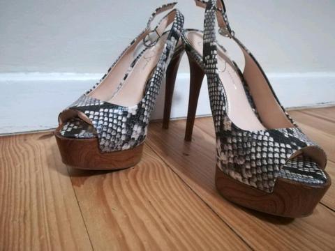 Jessica Simpson snakeskin high heels 
