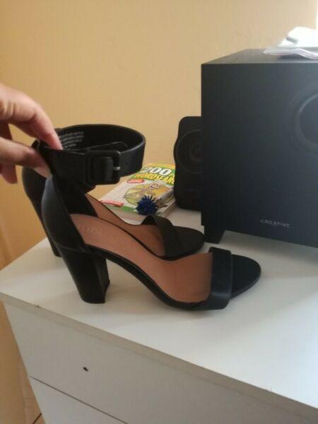 Black heel 