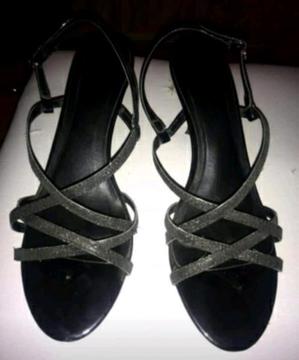 black short heels  