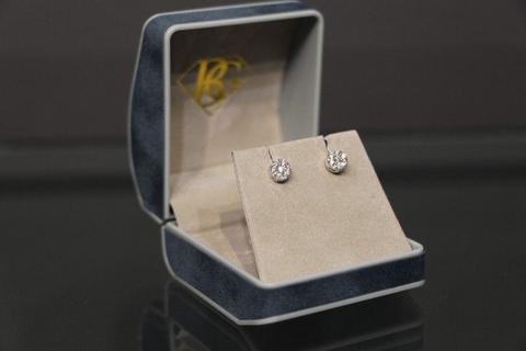 ☆*18K White Gold Diamond Earrings - Brand New*☆ 