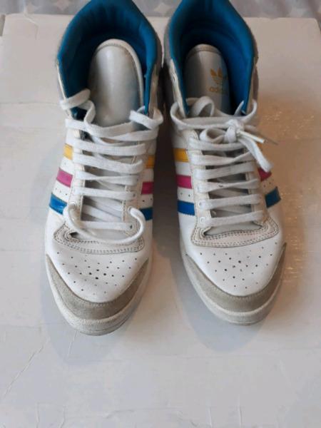 Ladies Adidas Hightops Size 6 In Good Condition  