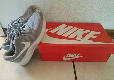 Original Nikes - SIZE 6. ONLY THIS ONE PAIR 