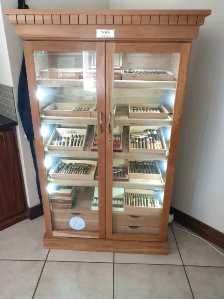 Don Leo Cigar Cabinet 