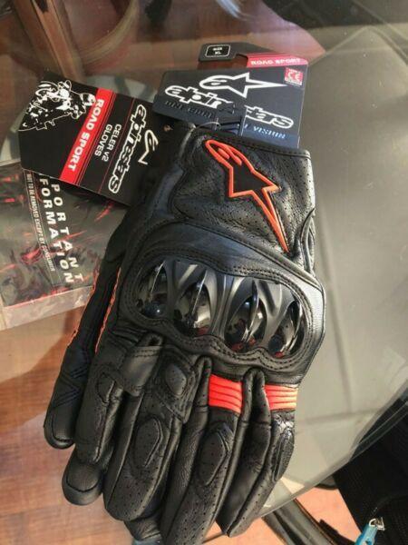 AlpineStars Celer v2 Road Sport Motorbike Gloves – Size XL (23cm diameter) 