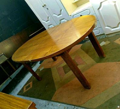 Vintage kiaat finish extendable diningroom table 