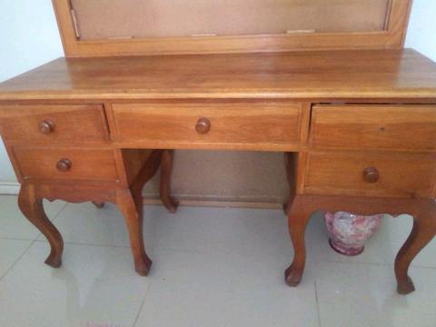 Dressing table 