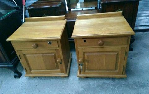 2 x solid oak bedside cabinets 
