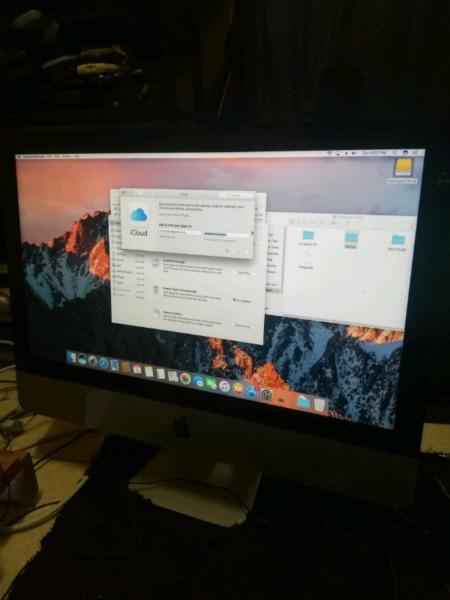 Apple iMac 21.5-inch 2.7GHz Quad-core i5 (Late 2012) MD093LL/A  SCREEN CRACK IN THE CONNER OF ....  