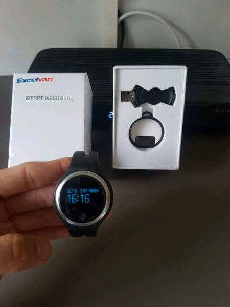 Bluetooth Earphones & Fitness Device 