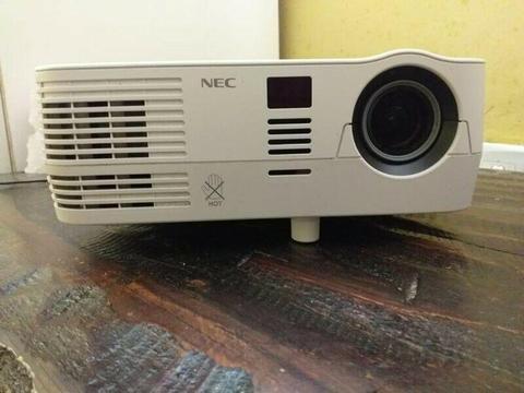 NEC Projector HD ready 