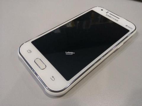 Samsung's Galaxy J1 Duos dual sim 