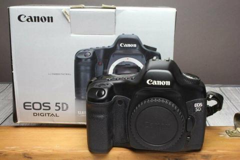 Canon 5d mk1 full frame camera in very good condition or sale. 