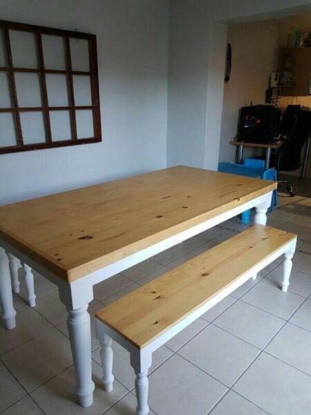 Turned legs Table and benches for Sale !!!! 
